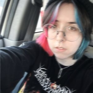 Meet your Posher, Avery